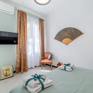 https://the-travelers-nest.hotelitalianriviera.com